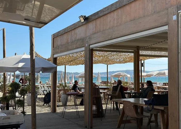 A Pied Lumineux Avec Terrasse شقة سانت ماكسيم