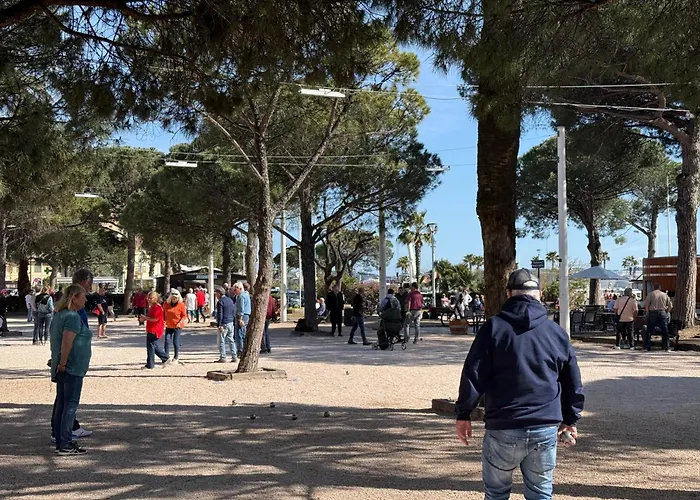 شقة A Pied Lumineux Avec Terrasse