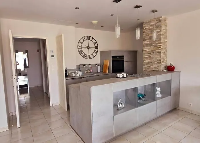 A Pied Lumineux Avec Terrasse سانت ماكسيم