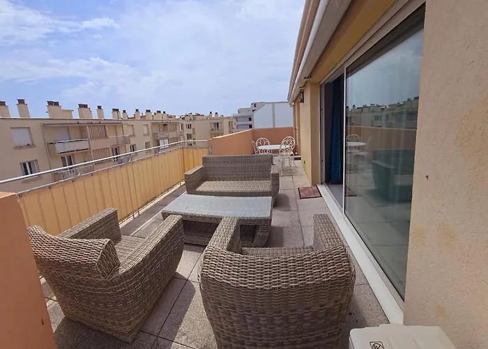 شقة A Pied Lumineux Avec Terrasse *