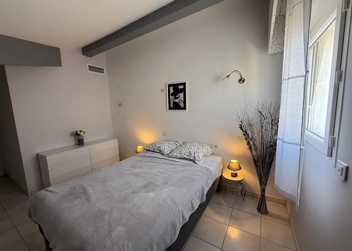 A Pied Lumineux Avec Terrasse شقة سانت ماكسيم