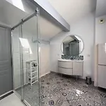 A Pied Lumineux Avec Terrasse Apartman