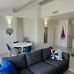A Pied Lumineux Avec Terrasse Apartamento Sainte-Maxime