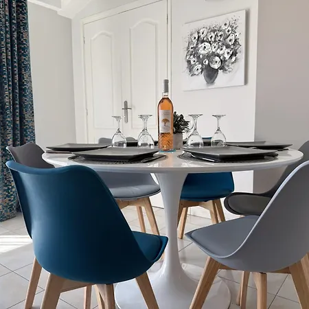 A Pied Lumineux Avec Terrasse