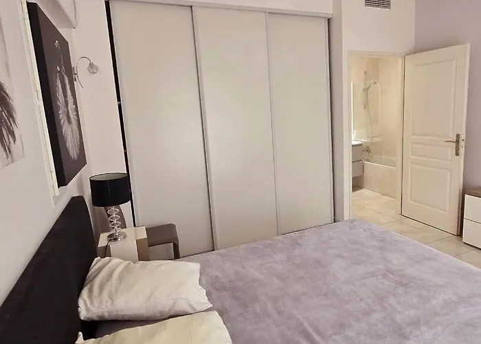 A Pied Lumineux Avec Terrasse *